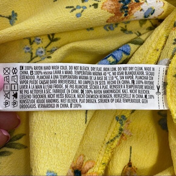 Forever 21 wrap mini dress, sleeveless, in a floral print - Picture 7 of 7